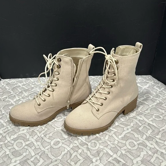 Sonoma | Shoes | Sonoma Cream Ribbed Boots | Poshmark display picture 1